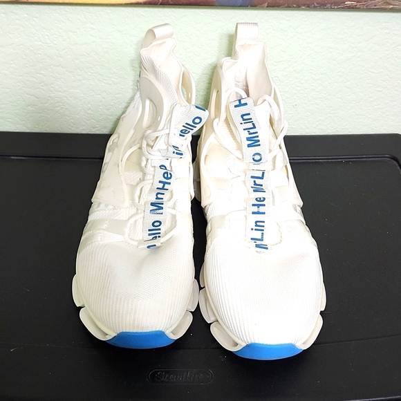 SNEAKERS - Picture 1 of 3